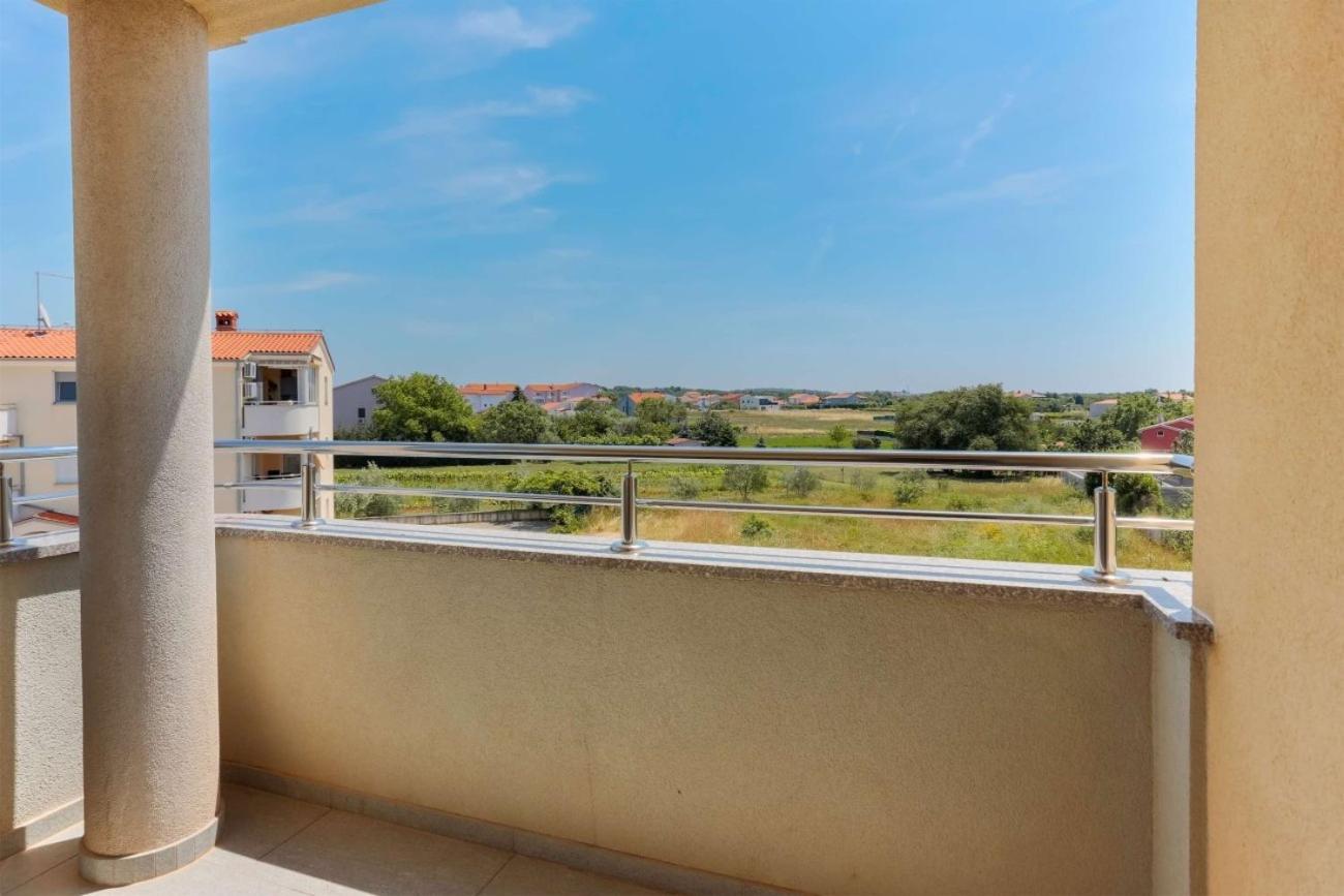 Valbandon Villa Vita Apartments & Studios With Common Pool מראה חיצוני תמונה