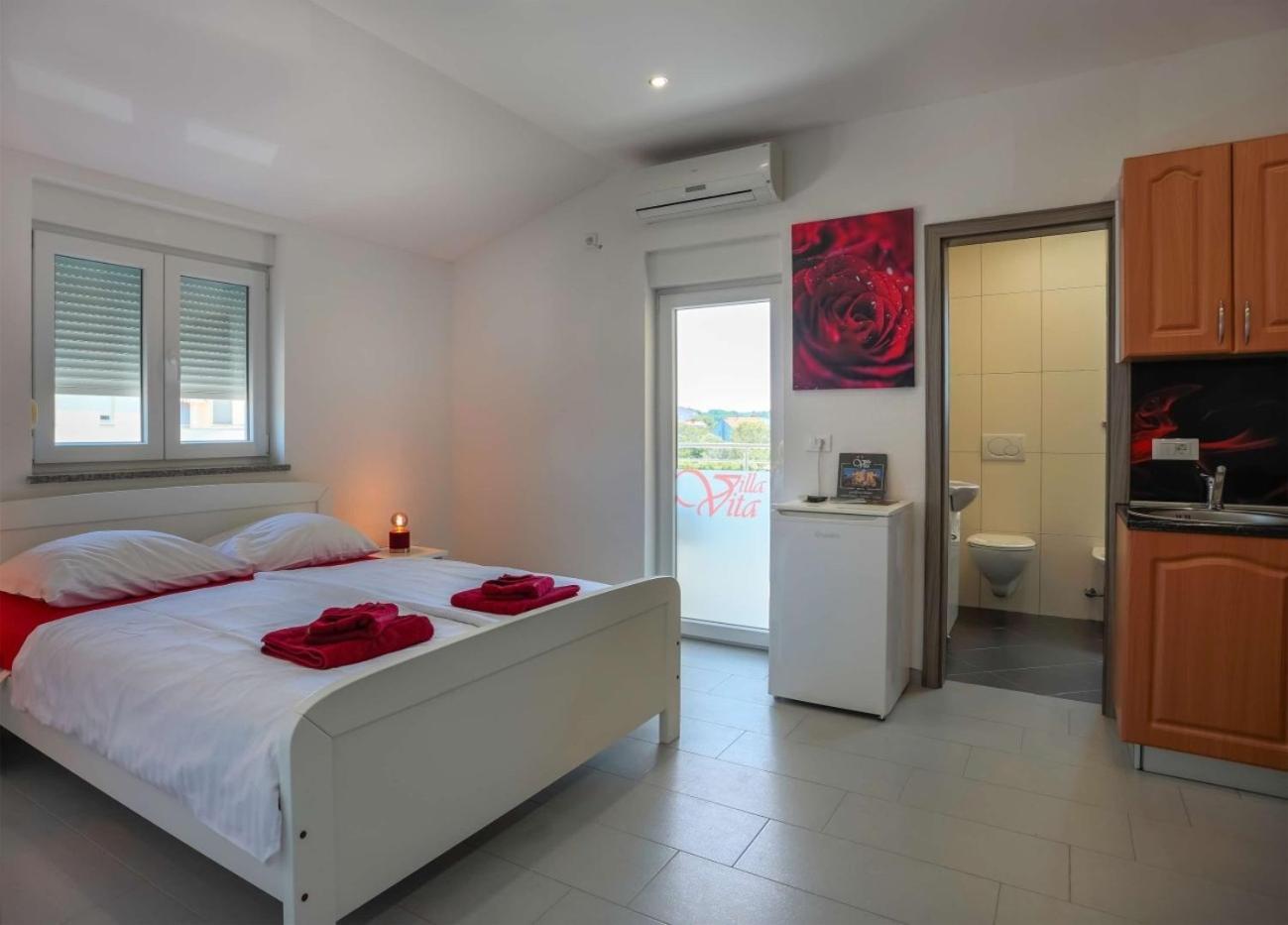 Valbandon Villa Vita Apartments & Studios With Common Pool מראה חיצוני תמונה