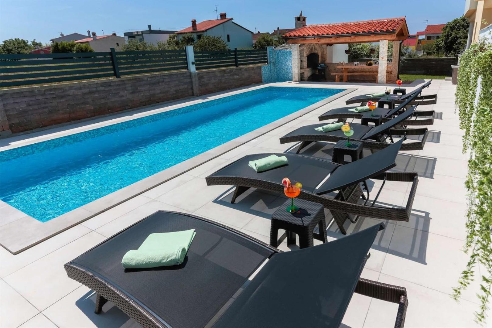 Valbandon Villa Vita Apartments & Studios With Common Pool מראה חיצוני תמונה