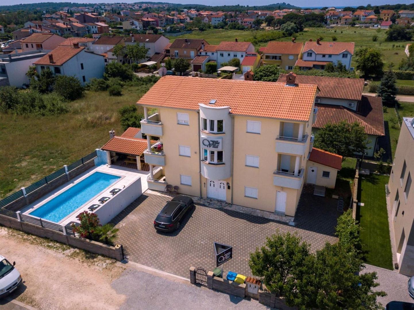 Valbandon Villa Vita Apartments & Studios With Common Pool מראה חיצוני תמונה
